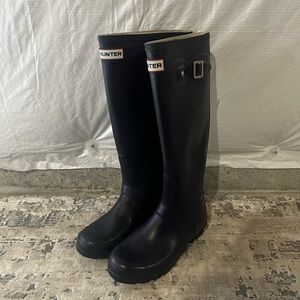 Hunter Dark Purple Tall Rain Boots Size 5 Women's 36 EU